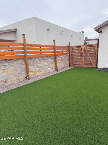 11388 Santa Barbara, Socorro, TX 79927