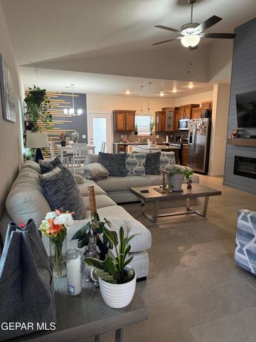 11388 Santa Barbara, Socorro, TX 79927