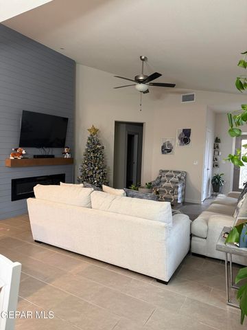 11388 Santa Barbara, Socorro, TX 79927