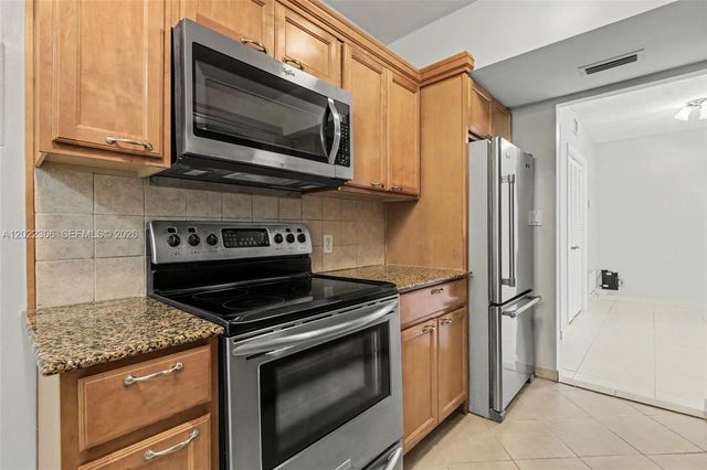 4330 Hillcrest Dr 506, Hollywood, FL 33021