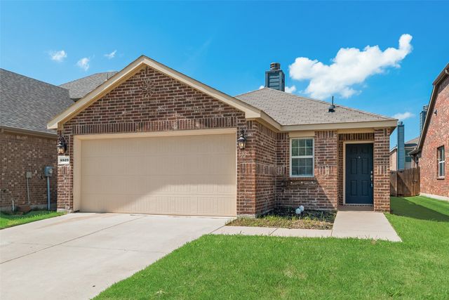 8829 Deadwood Lane, Aubrey, TX 76227