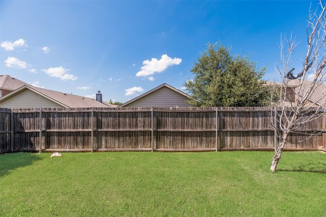 8829 Deadwood Lane, Aubrey, TX 76227