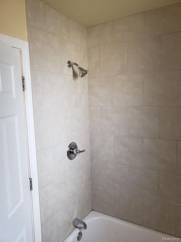 71 E Great Lakes Street, River Rouge, MI 48218