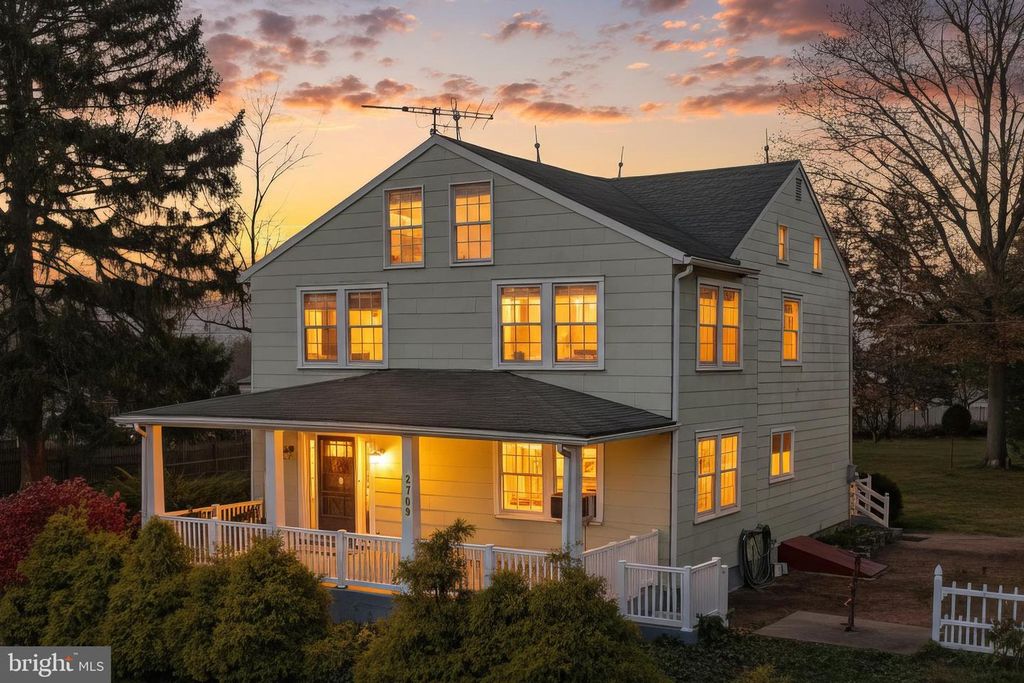 2709 SUNSET LN, York, PA 17408