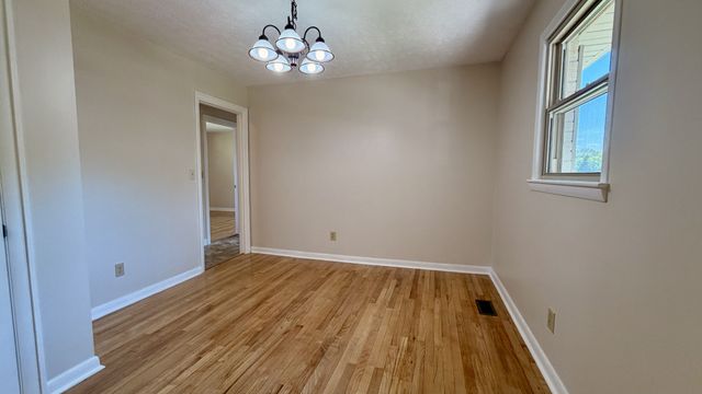 1025 N 3rd St, Pulaski, TN 38478