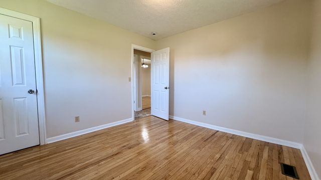 1025 N 3rd St, Pulaski, TN 38478