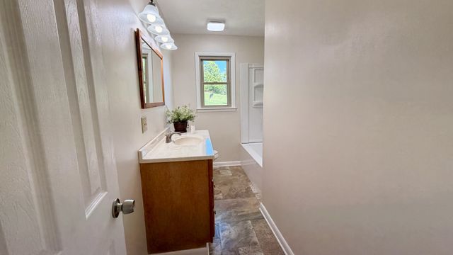 1025 N 3rd St, Pulaski, TN 38478