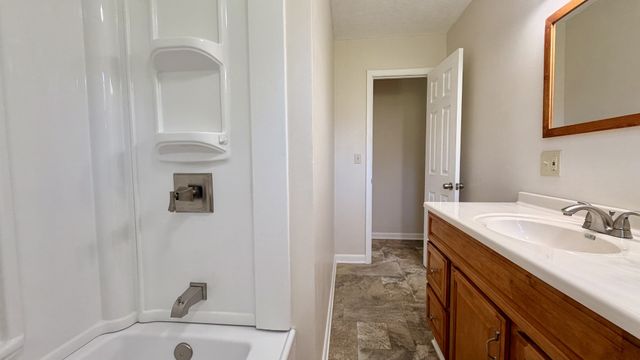 1025 N 3rd St, Pulaski, TN 38478
