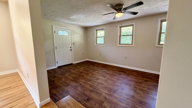 1025 N 3rd St, Pulaski, TN 38478