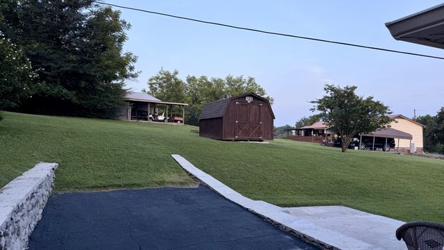 1025 N 3rd St, Pulaski, TN 38478
