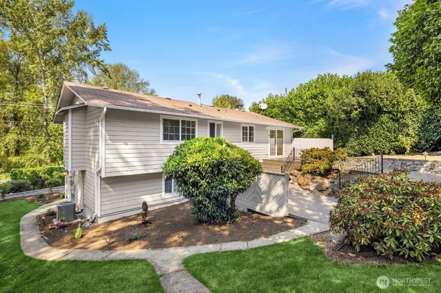 11004 100th Avenue NE, Kirkland, WA 98033