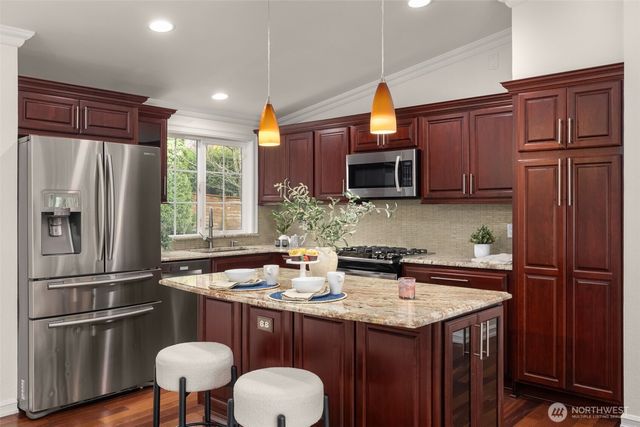 11004 100th Avenue NE, Kirkland, WA 98033