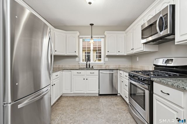 14 Rockhaven Drive 14, Glastonbury, CT 06033