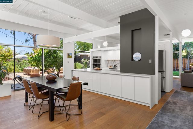 230 Santa Fe Dr, Walnut Creek, CA 94598