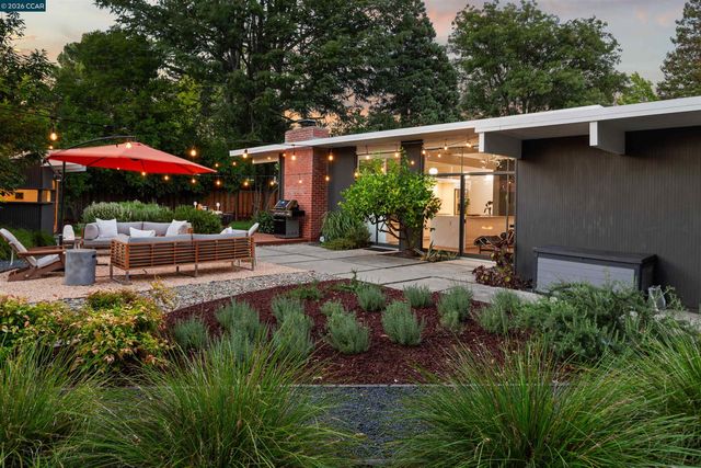 230 Santa Fe Dr, Walnut Creek, CA 94598