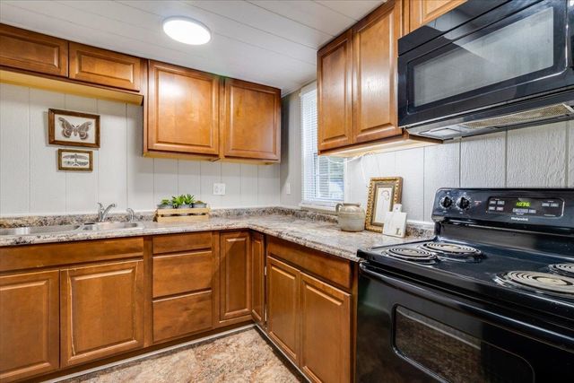 1304 N Fairview, Wichita, KS 67203