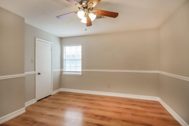461 Stephen F Austin Drive, Conroe, TX 77302