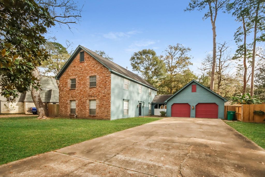 461 Stephen F Austin Drive, Conroe, TX 77302