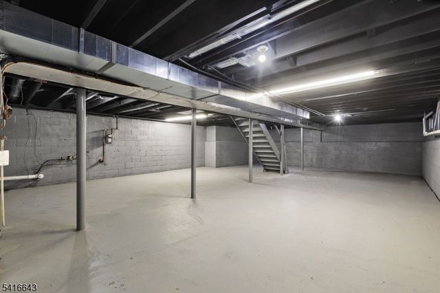 10 Robert Ct, Verona Twp., NJ 07044