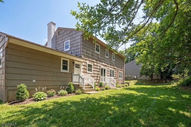 10 Robert Ct, Verona Twp., NJ 07044