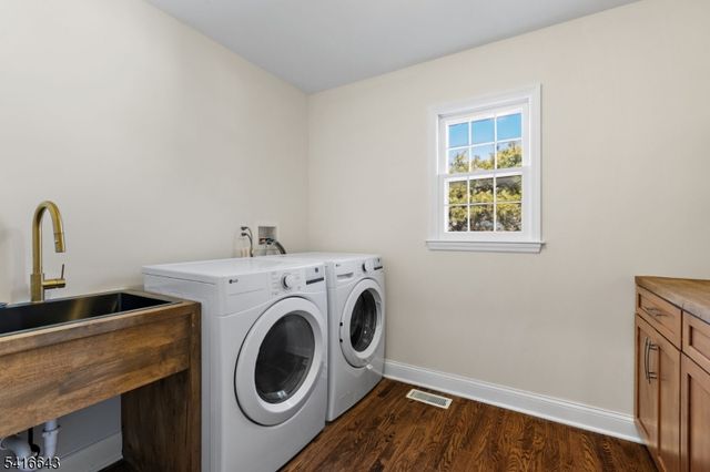 10 Robert Ct, Verona Twp., NJ 07044