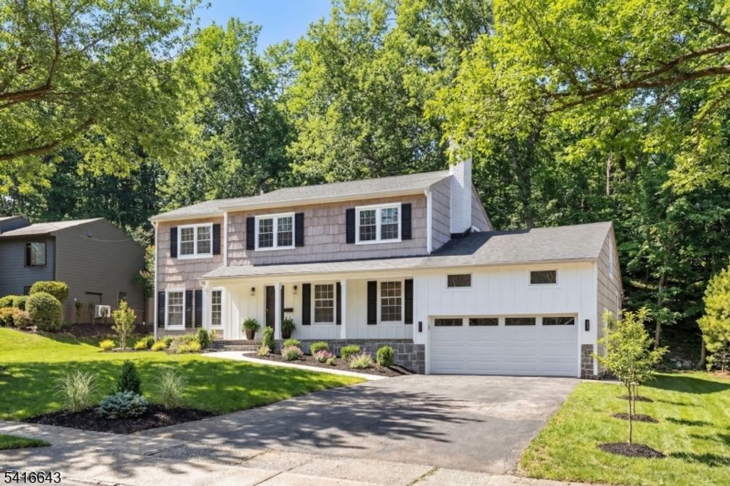 10 Robert Ct, Verona Twp., NJ 07044