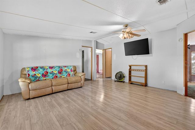 24301 JEFFERSON ST, Astatula, FL 34705
