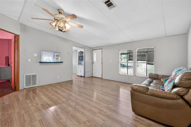24301 JEFFERSON ST, Astatula, FL 34705