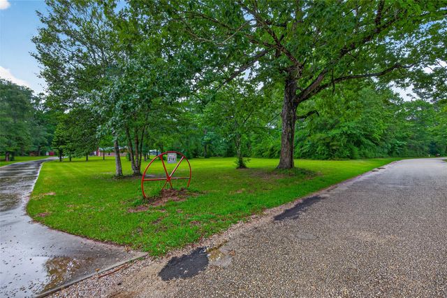 2181 Stringtown Road, Shepherd, TX 77371