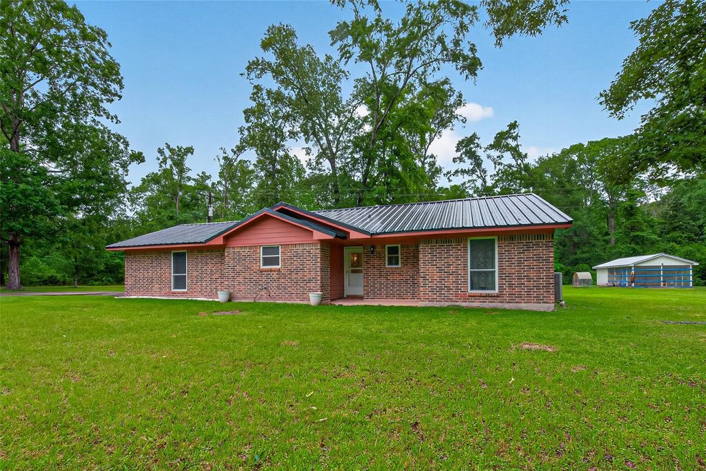 2181 Stringtown Road, Shepherd, TX 77371