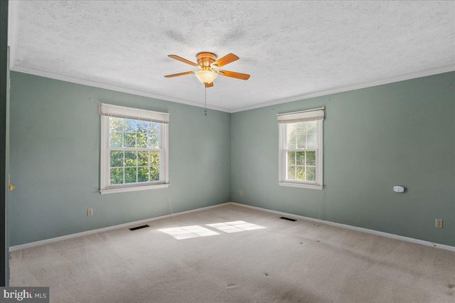 7525 STONEWALL JACKSON HWY, Front Royal, VA 22630
