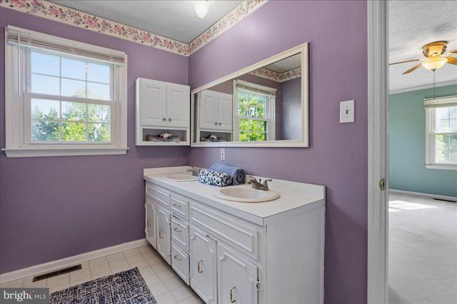 7525 STONEWALL JACKSON HWY, Front Royal, VA 22630