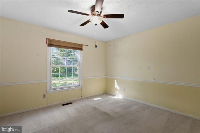 7525 STONEWALL JACKSON HWY, Front Royal, VA 22630
