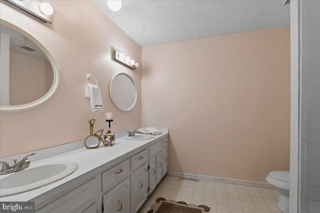 7525 STONEWALL JACKSON HWY, Front Royal, VA 22630