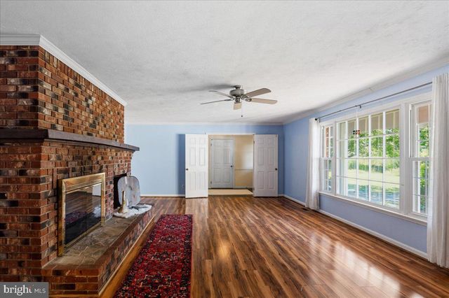 7525 STONEWALL JACKSON HWY, Front Royal, VA 22630
