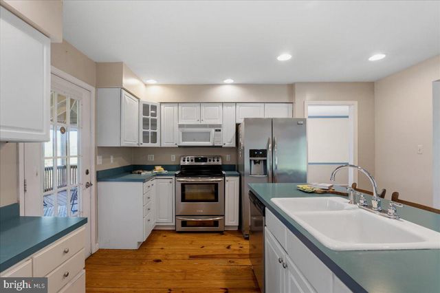 7525 STONEWALL JACKSON HWY, Front Royal, VA 22630