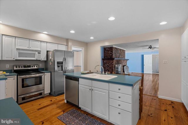 7525 STONEWALL JACKSON HWY, Front Royal, VA 22630