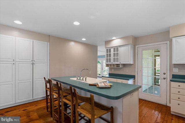 7525 STONEWALL JACKSON HWY, Front Royal, VA 22630