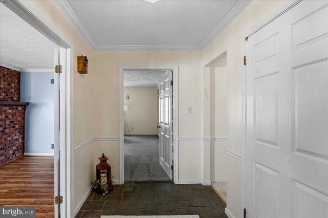 7525 STONEWALL JACKSON HWY, Front Royal, VA 22630