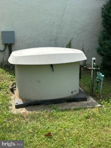 7525 STONEWALL JACKSON HWY, Front Royal, VA 22630