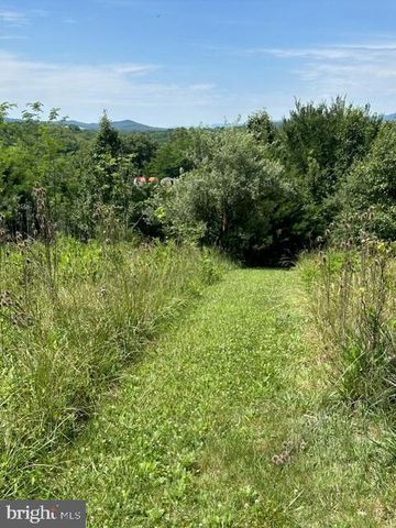 7525 STONEWALL JACKSON HWY, Front Royal, VA 22630