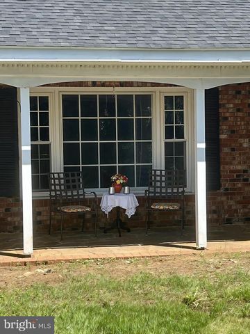 7525 STONEWALL JACKSON HWY, Front Royal, VA 22630