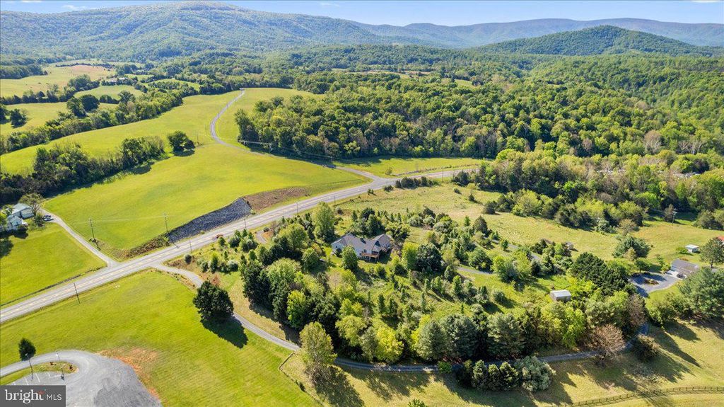 7525 STONEWALL JACKSON HWY, Front Royal, VA 22630