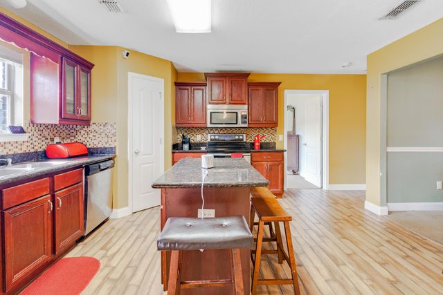2546 Stormy Circle, Navarre, FL 32566