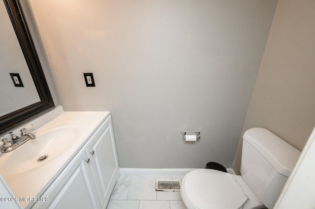 1108 Arlington Drive, Toms River, NJ 08755