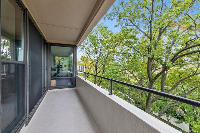 9-05 162 Street 6D, Beechhurst, NY 11357