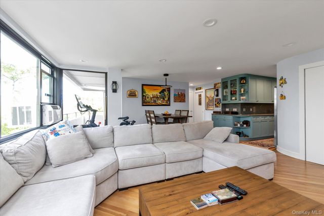 9-05 162 Street 6D, Beechhurst, NY 11357