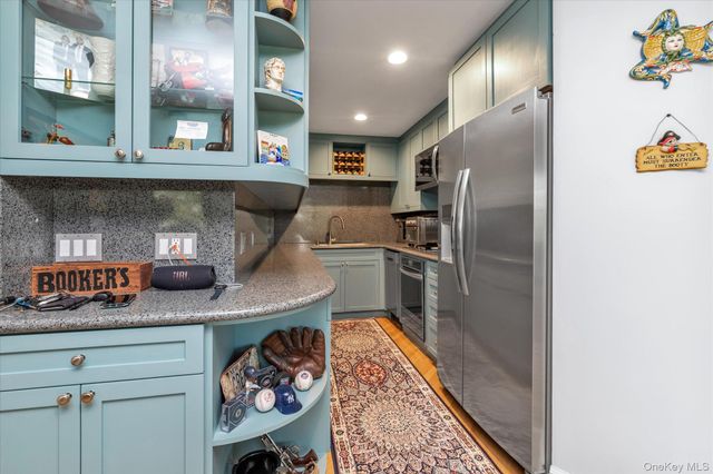 9-05 162 Street 6D, Beechhurst, NY 11357