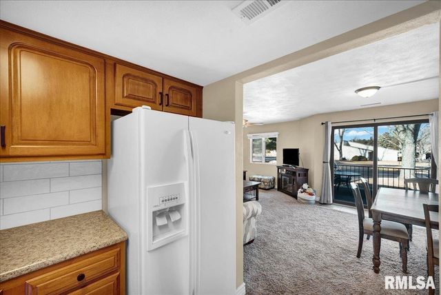 2223 Veterans Rd Unit 21, Morton, IL 61550