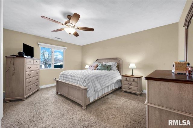 2223 Veterans Rd Unit 21, Morton, IL 61550